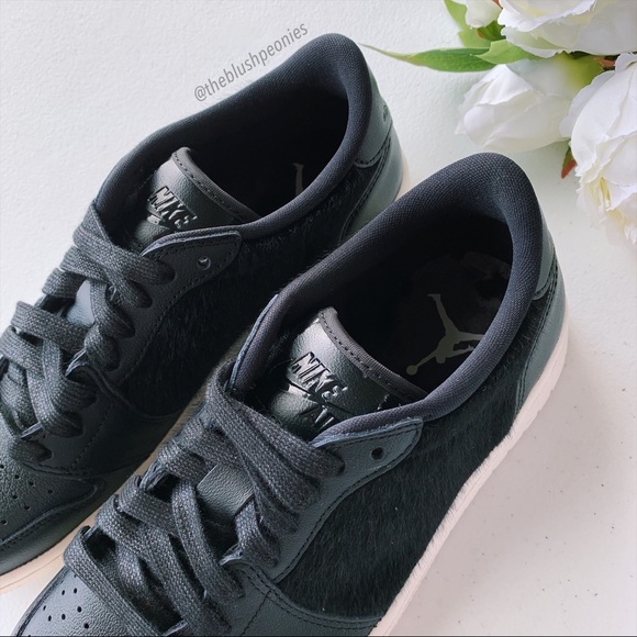 Nike Air Jordan 1 Retro Low no swoosh NWT - Picture 9 of 11